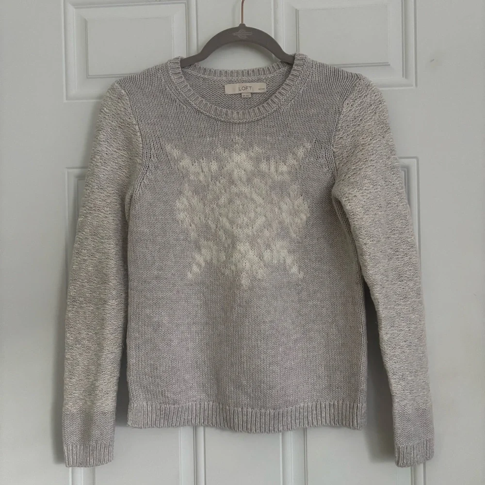 ❤️2/$15or3/$21❤️LOFT Gray Mohair Blend Sweater w/Snowflake Pattern, Size PS - Picture 1 of 13
